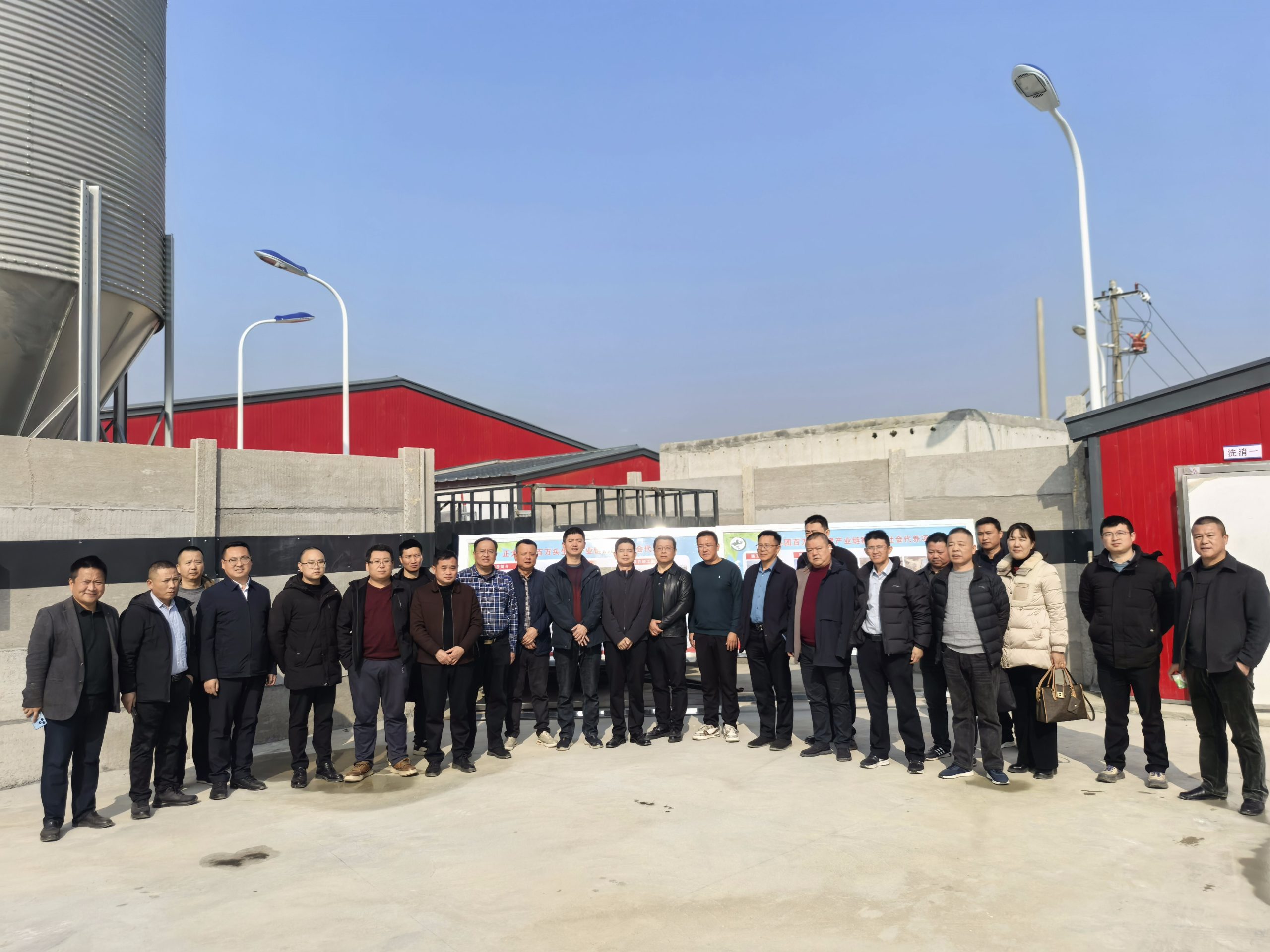 九江市十三个区县畜牧中心系统领导参观，推广都昌模式